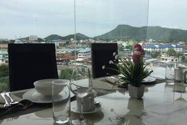 公寓式酒店 The Sriracha Residence