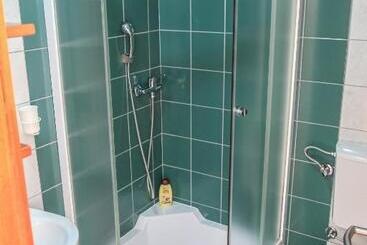 住宿加早餐  Pansion Centar