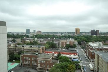 Global Luxury Suites At Fenway