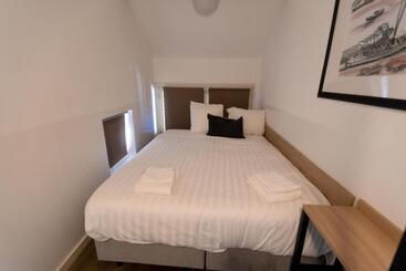 هتل Plantage Garden Apartments