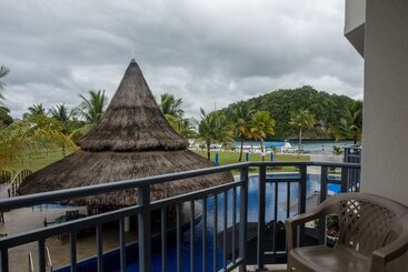 هتل Cove Resort Palau