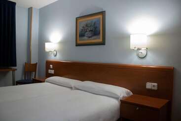 호텔 Hostal Alda Rio Duero