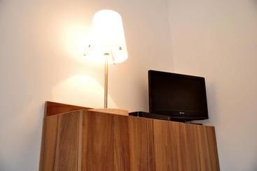 هتل Midtown Hostel