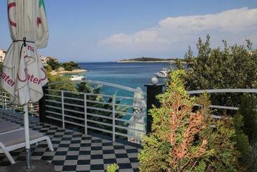 هتل Villa Bilo