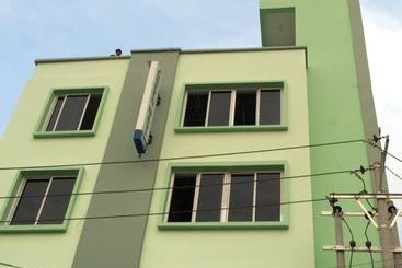 پانسیون Green Days Inn