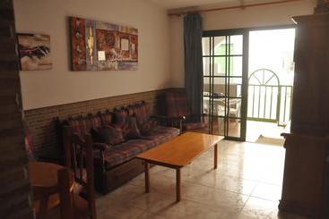 Red Star Surf   Hostel
