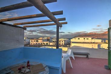 Red Star Surf   Hostel