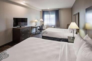 בית מלון כפרי Baymont By Wyndham Moses Lake