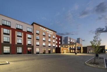 בית מלון כפרי Four Points By Sheraton Grande Prairie