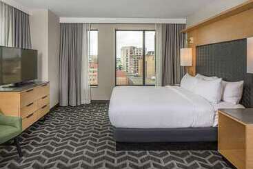 호텔 Hilton Des Moines Downtown