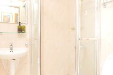 هتل Jimmy S Apartments