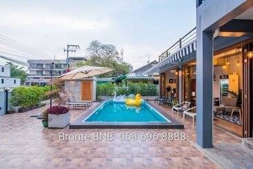 פנסיון Bronte Bnb