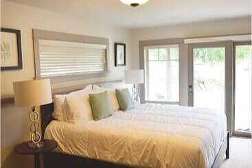 Resort The Cottages On Salt Spring Island