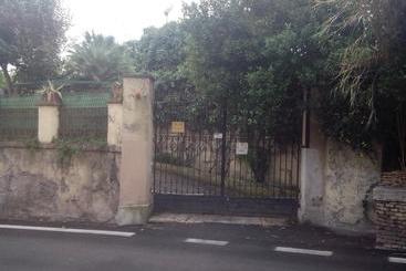تختخواب و صبحانه Accomodation Roma Imperiale