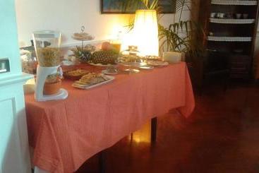تختخواب و صبحانه Accomodation Roma Imperiale