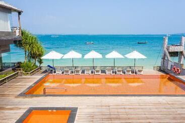 Hotel Baan Ploy Sea