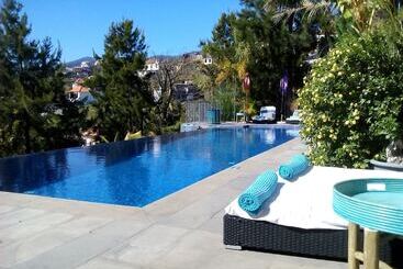 ホテル Dazkarizeh 73