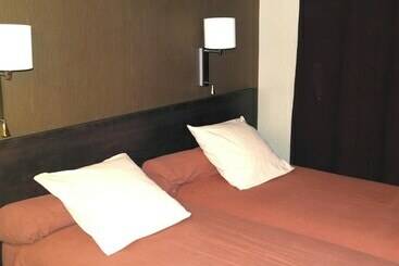 ホテル Hôtel Restaurant Des Lys