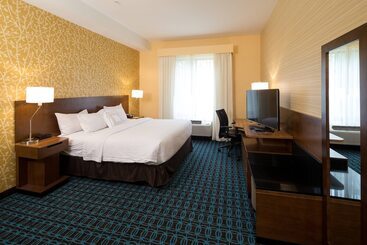 Отель Fairfield Inn & Suites By Marriott Detroit Chesterfield