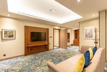 Mena Plaza Hotel Albarsha At The Mall