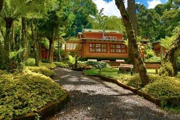 فندق Pousada Casa De Pedra