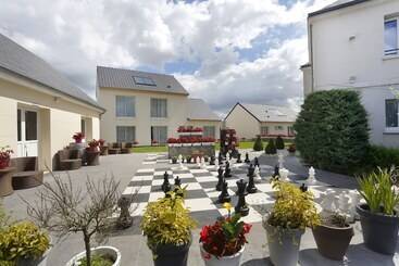 ホテル Resort Résidence Pierre, The Originals Relais