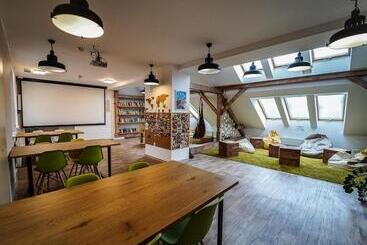 اقامتگاه Kampus Palace