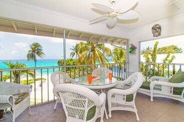 Жильё для туристов Aqua Bay Club Condos