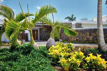 ホテル Corail Bleu Private Pool & Garden Villas By Lov