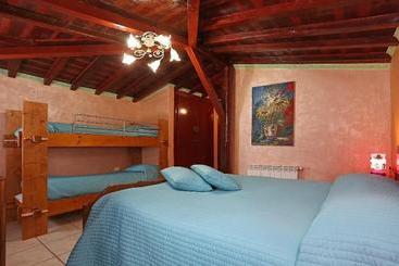 هتل Country House Fam Polucci Cave