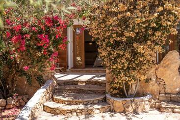 בית מלון כפרי Cupola Bianca Resort