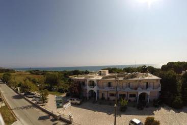 هتل Golden Beach