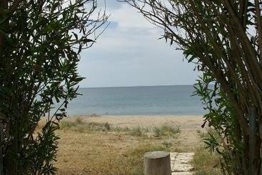هتل Golden Beach