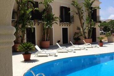 هتل Moresco Resort