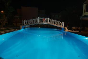 هتل Villa Cielo