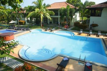 هتل Ranna 212 Beach Resort