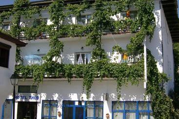 בית מלון כפרי Theo