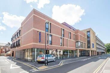 호텔 Travelodge Harrogate West Park