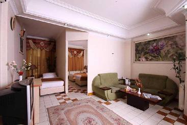 Pars Apartment Hotel