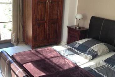 تختخواب و صبحانه Gästezimmer Hille