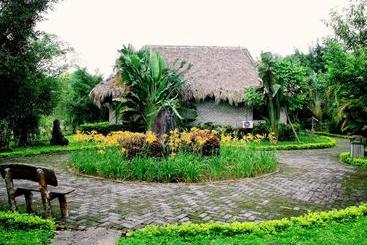 Cucphuong Resort