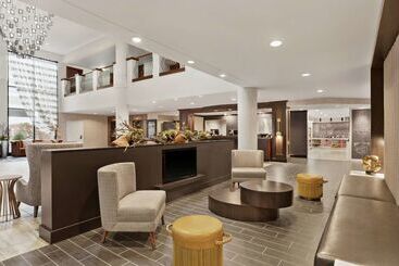 Отель Doubletree By Hilton Mclean Tysons