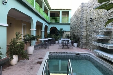 Hotel E La Calesa