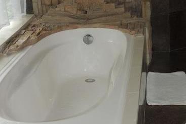 هتل Kashama Eco Resort & Spa
