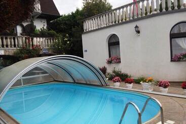 Steinhaus Bed & Breakfast