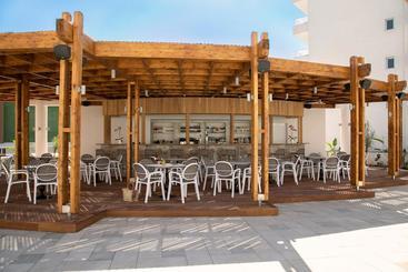 Vangelis Hotel & Suites