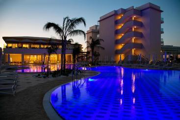 Vangelis Hotel & Suites