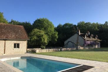 مبيت وإفطار Domaine De La Pépinière