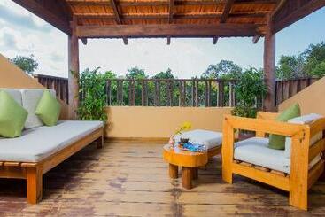 هتل Green Bay Phu Quoc Resort & Spa