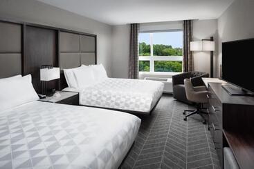 فندق Holiday Inn Boston Logan Airport   Chelsea, An Ihg